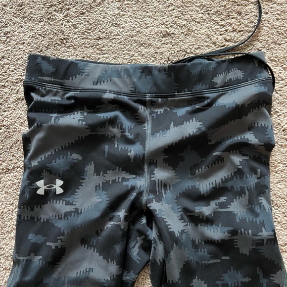 Under armor pattern compression leggings - Picture 2 of 4